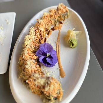 Ikura - King crunch - Sushi Bars Near Me - Rocklin, California