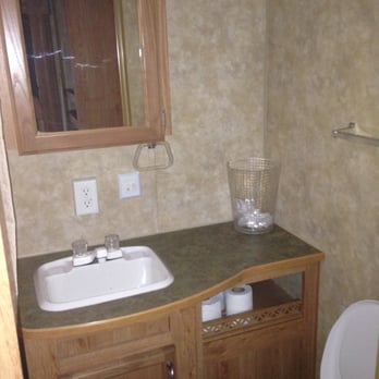 Shenandoah Valley Campground - Snug little bathroom RU #2 - Campgrounds Near Me - Verona, Virginia Shenandoah Valley Campground - Snug little bathroom RU #2 - Campgrounds Near Me - Verona, Virginia