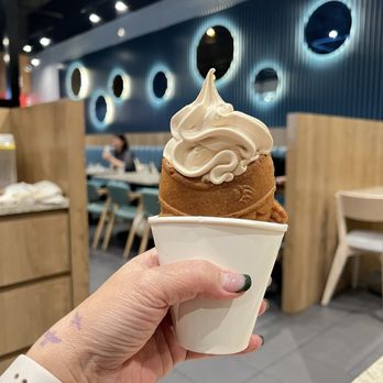 Piping Hot - Ice cream - Hot Pot Near Me - Richmond, British Columbia