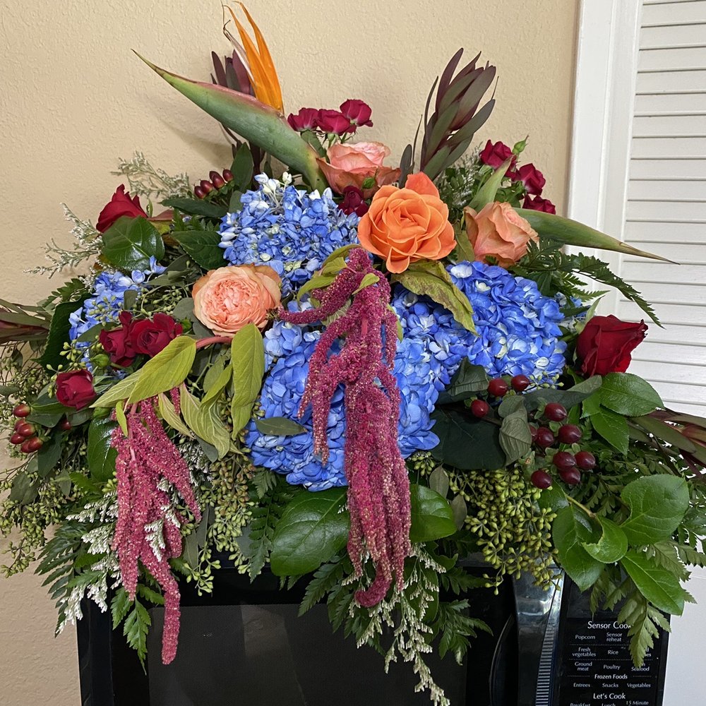 Country Florist - These are like 3 days old and had been sitting in the car after the wedding and still gorgeous - Florists Near Me - Paso Robles, California