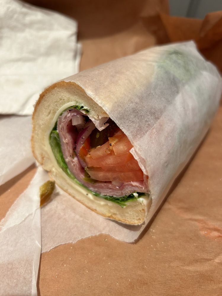 JAY’S DELI Updated July 2024 77 Reviews 1228 Spruce St