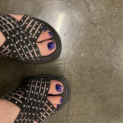 Beauty Nails - Perfectly polished purple pedicure!
