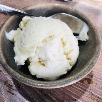 Moku Kitchen - Ulu Ice cream - Cocktail Bars Near Me - Honolulu, Hawaii