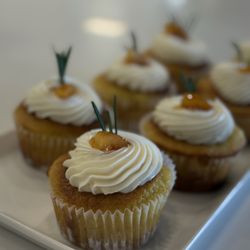 Orange candied cupcakes