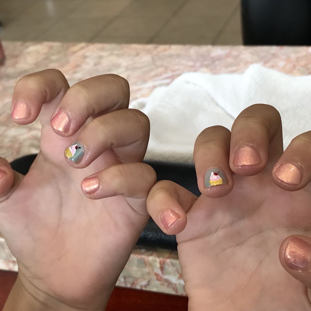 Danada Nails & Spa - Nail Salons Near Me - Wheaton, Illinois