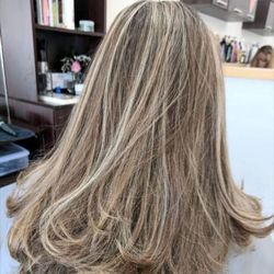 Salon Harmony - Balyage by Alex
