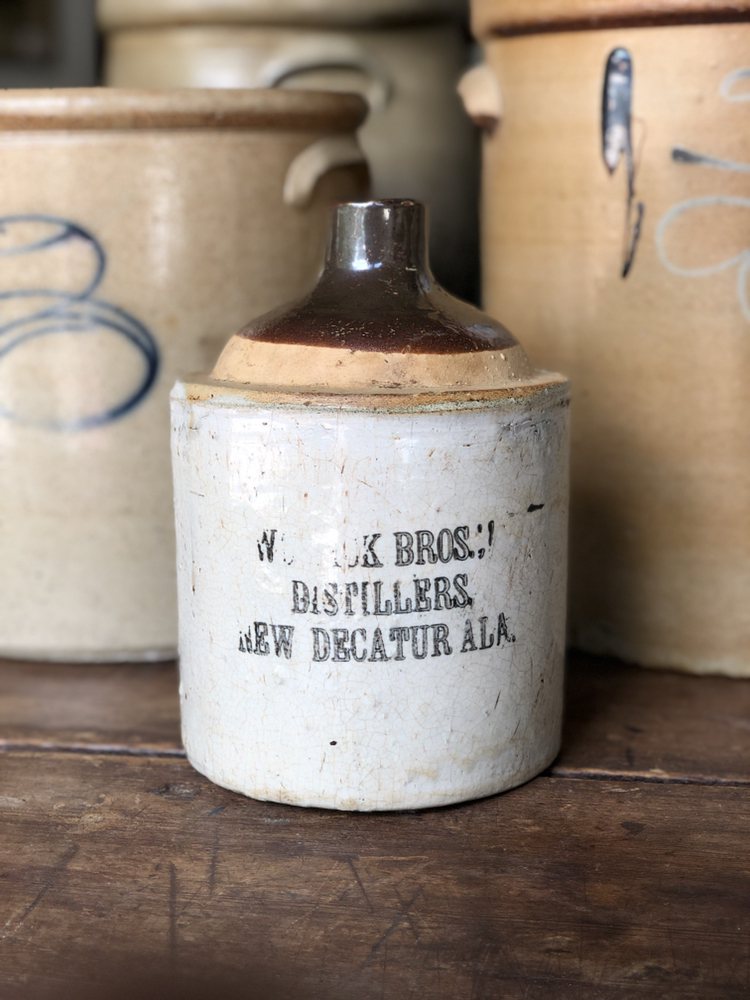 810 ANTIQUES Updated October 2024 17 Photos 810 Bank St NE