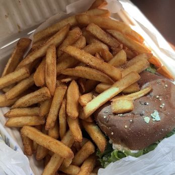 Vegan Snack Shack - Hollygrove Burger W/ Anu Fries & Berry Punch - Vegan Near Me - New Orleans, Louisiana Vegan Snack Shack - Hollygrove Burger W/ Anu Fries & Berry Punch - Vegan Near Me - New Orleans, Louisiana