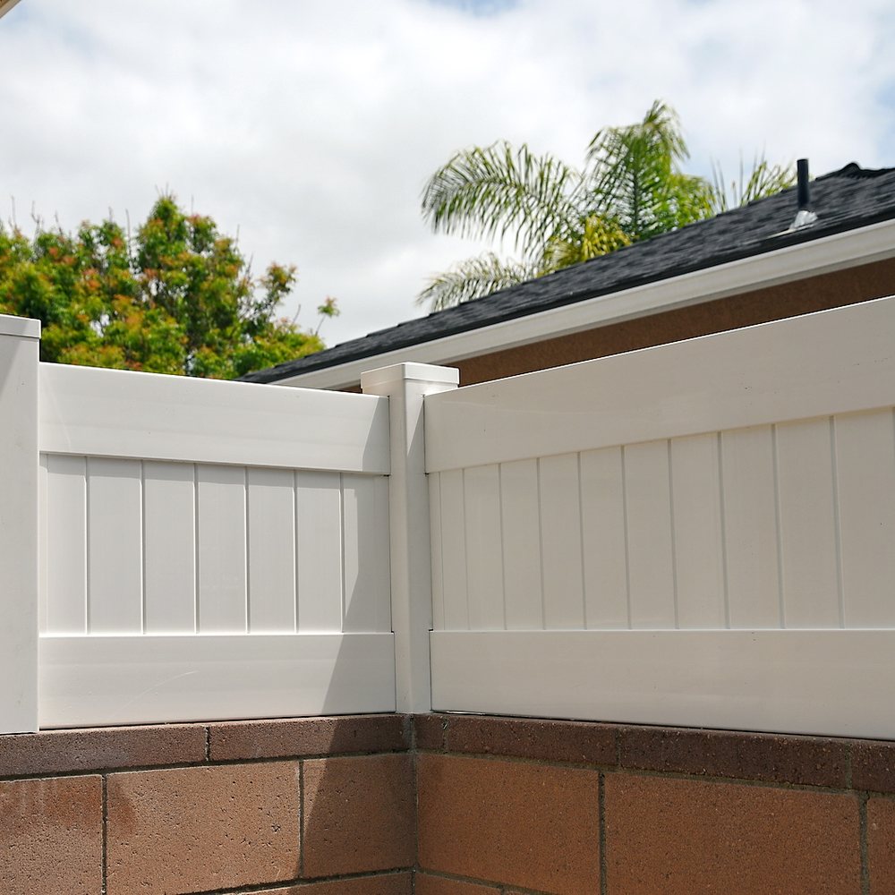 Nicks Vinyl Fence - Looks great! - Fences & Gates Near Me - Montebello, California Nicks Vinyl Fence - Looks great! - Fences & Gates Near Me - Montebello, California