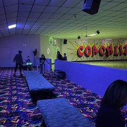 Coachlite Skate Center - Seating