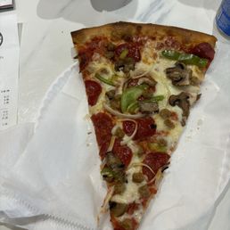 Delicious New York style pizza. How do we get this chain in Wisconsin?