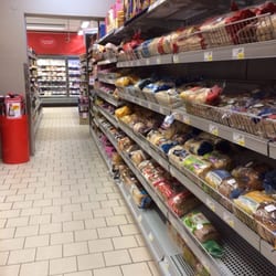 ICA Björnen - I en av gångarna.