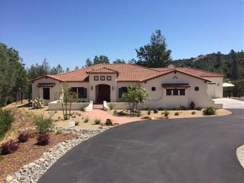 Slide of Four Seasons Roofing