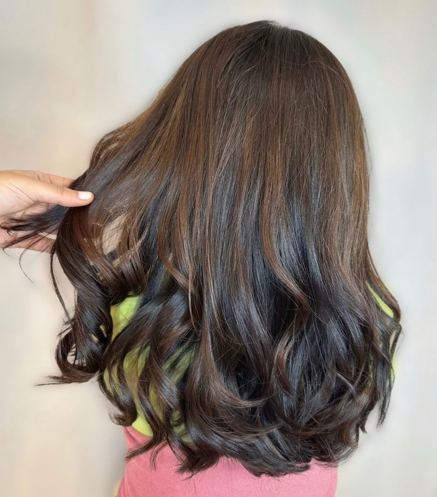 EdithV. Hair Studio Logo