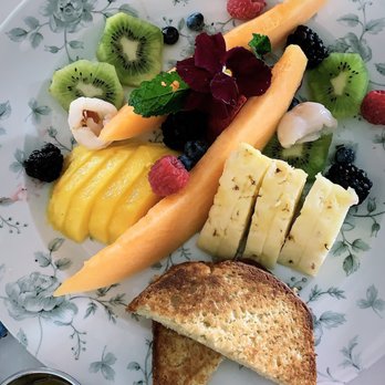 Little Hen - Seasonal Fruit with banana Bread - Breakfast & Brunch Near Me - Weston, Florida