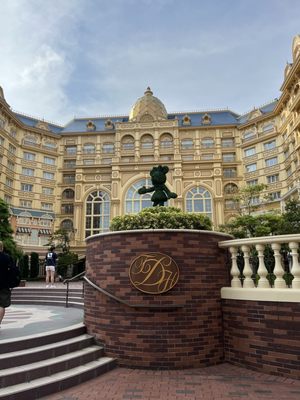 Tokyo Disneyland Hotel by null