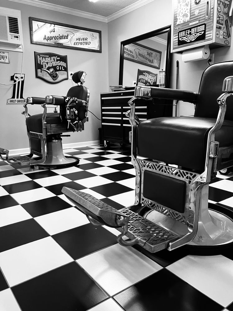 Randy’s Classic Barbershop Logo