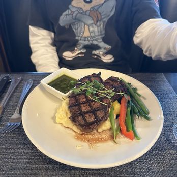 Mankas Grill - Filet mignon - American Near Me - Fairfield, California