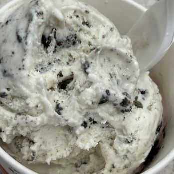 Oberweis Ice Cream and Dairy Store - Cookies and cream - Ice Cream & Frozen Yogurt Near Me - Rolling Meadows, Illinois