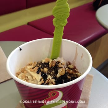 Menchie's - Pick a cup size, mix it up yourself, top it with what u wanted and bring to the cashier counter and weigh it with payment! - Ice Cream & Frozen Yogurt Near Me - Ottawa, Ontario Menchie's - Pick a cup size, mix it up yourself, top it with what u wanted and bring to the cashier counter and weigh it with payment! - Ice Cream & Frozen Yogurt Near Me - Ottawa, Ontario