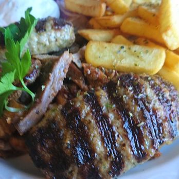 Brusco - Mein Mann wählte Souvlaki/ Gyros Teller und War auch zufrieden. - Greek Near Me - Haan, NW