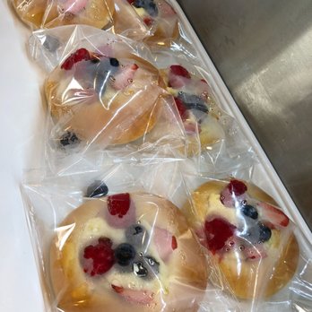 Dell's Kitchen and Bakery - Asian Fusion Near Me - Honolulu, Hawaii Dell's Kitchen and Bakery - Asian Fusion Near Me - Honolulu, Hawaii