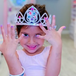 Party n Glow - Kids Nail & Spa