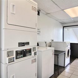Motel 6 - m laundry