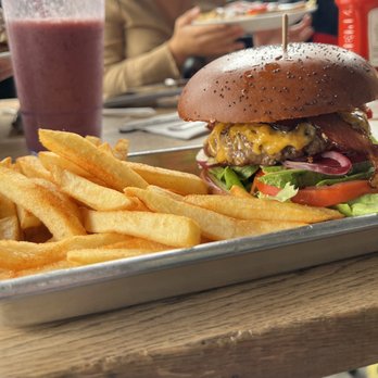 Fratelli Cafe - The F Burger - Coffee & Tea Near Me - Los Angeles, California