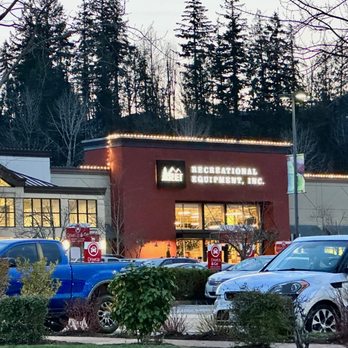 REI - front of store - Outdoor Gear Near Me - Issaquah, Washington REI - front of store - Outdoor Gear Near Me - Issaquah, Washington