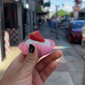 Fugetsu-Do - Candy Stores Near Me - Los Angeles, California Fugetsu-Do - Candy Stores Near Me - Los Angeles, California