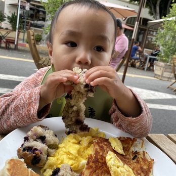 Rialto Cafe - Breakfast & Brunch Near Me - Fullerton, California
