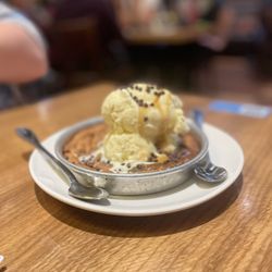 BJ's Restaurant & Brewhouse - Salted Caramel Pizookie