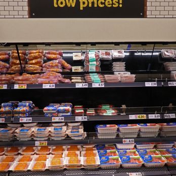 Lidl - Meat Display - Grocery Near Me - Pompton Lakes, New Jersey