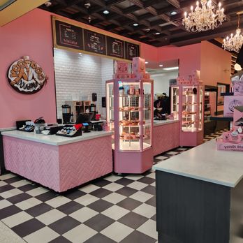 Voodoo Donuts - the inside of a store - Donuts Near Me - Nashville, Tennessee Voodoo Donuts - the inside of a store - Donuts Near Me - Nashville, Tennessee