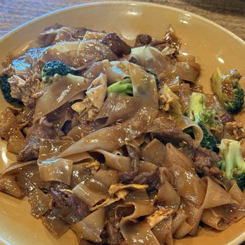 Thai Spoon - Beef pad see ew - Thai Near Me - Round Rock, Texas Thai Spoon - Beef pad see ew - Thai Near Me - Round Rock, Texas