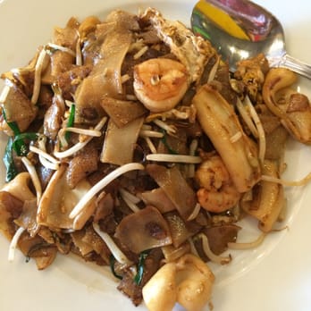 Mamak - Flat noodles with squid and shrimp. I think that's one of the more popular items. Delicious - Malaysian Near Me - Doraville, Georgia Mamak - Flat noodles with squid and shrimp. I think that's one of the more popular items. Delicious - Malaysian Near Me - Doraville, Georgia
