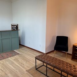 Growing Roots Chiropractic - Growing Roots Chiropratic waiting room and front desk