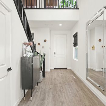 Andy Bong Floors - entryway and staircase - Flooring Near Me Andy Bong Floors - entryway and staircase - Flooring Near Me