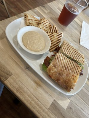 The Cutting Edge Cafe by null