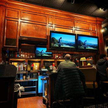Ruby Tuesday - Bar area - American Near Me - Philadelphia, Pennsylvania