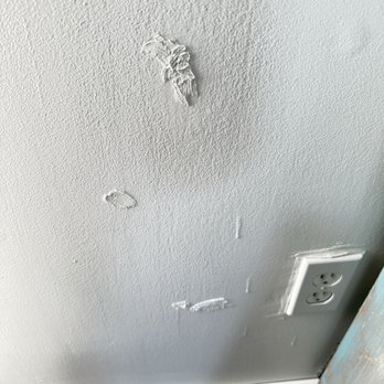 That 1 Painter - Corpus Christi - Big globs of spackling - Painters Near Me - Corpus Christi, Texas That 1 Painter - Corpus Christi - Big globs of spackling - Painters Near Me - Corpus Christi, Texas