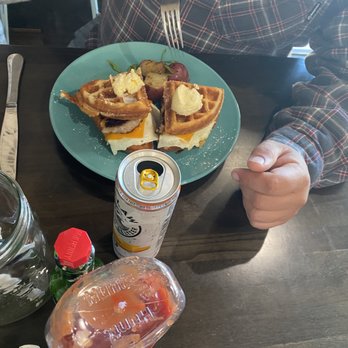 Ethan's Eatery - Dig in Waffle n Eggs - Breakfast & Brunch Near Me - Oroville, California