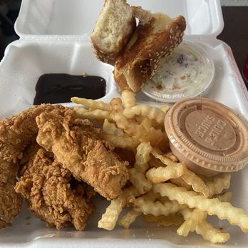 Raising Cane's Chicken Fingers - Fast Food Near Me - Hampton, Virginia