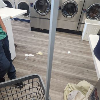Sparkle Clean Laundromat / Coin Laundry - Trash on the floor - Laundromat Near Me - Banning, California Sparkle Clean Laundromat / Coin Laundry - Trash on the floor - Laundromat Near Me - Banning, California