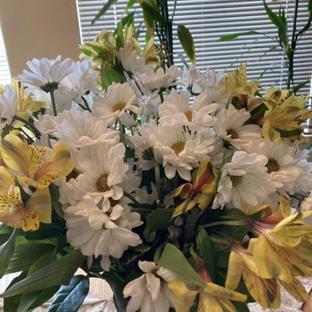 Avas Flowers - Wilted flowers - Florists Near Me Avas Flowers - Wilted flowers - Florists Near Me