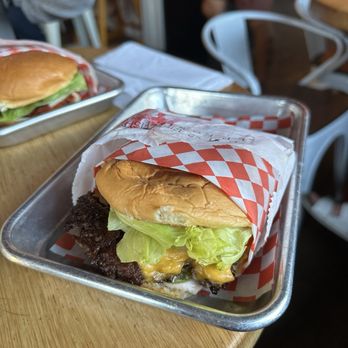 Hamburger Hut - Single Hut - Cocktail Bars Near Me - Encinitas, California
