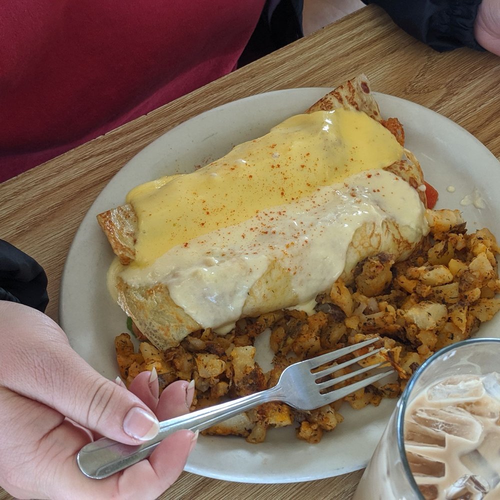 Golden Harvest Cafe - Breakfast & Brunch Near Me - Eureka, California