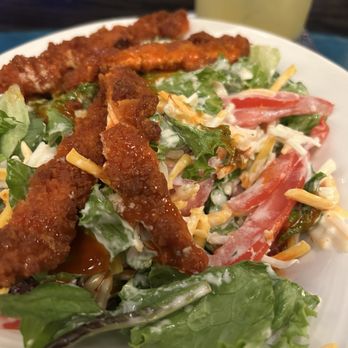 Flowing Tide Pub 8 - Buffalo Chicken Salad - Sports Bars Near Me - Las Vegas, Nevada Flowing Tide Pub 8 - Buffalo Chicken Salad - Sports Bars Near Me - Las Vegas, Nevada