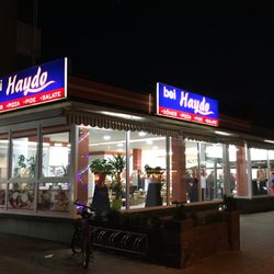 Bei Haydo - Außenansicht mit Eingang